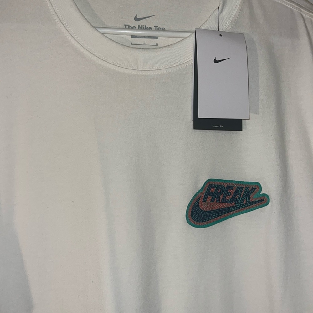 Nike Giannis Greek “Freak” logo Tee NWT Size Large